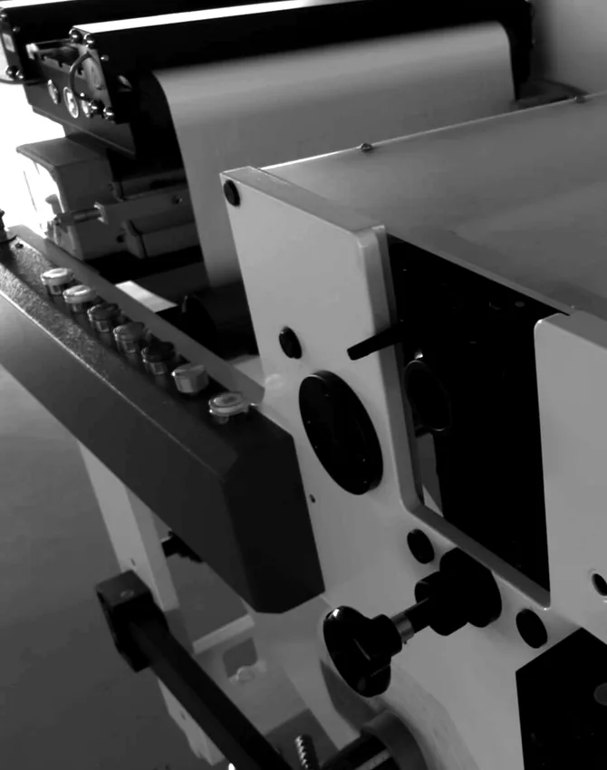 Web guide system on MWA-370H label slitting rewinding machine