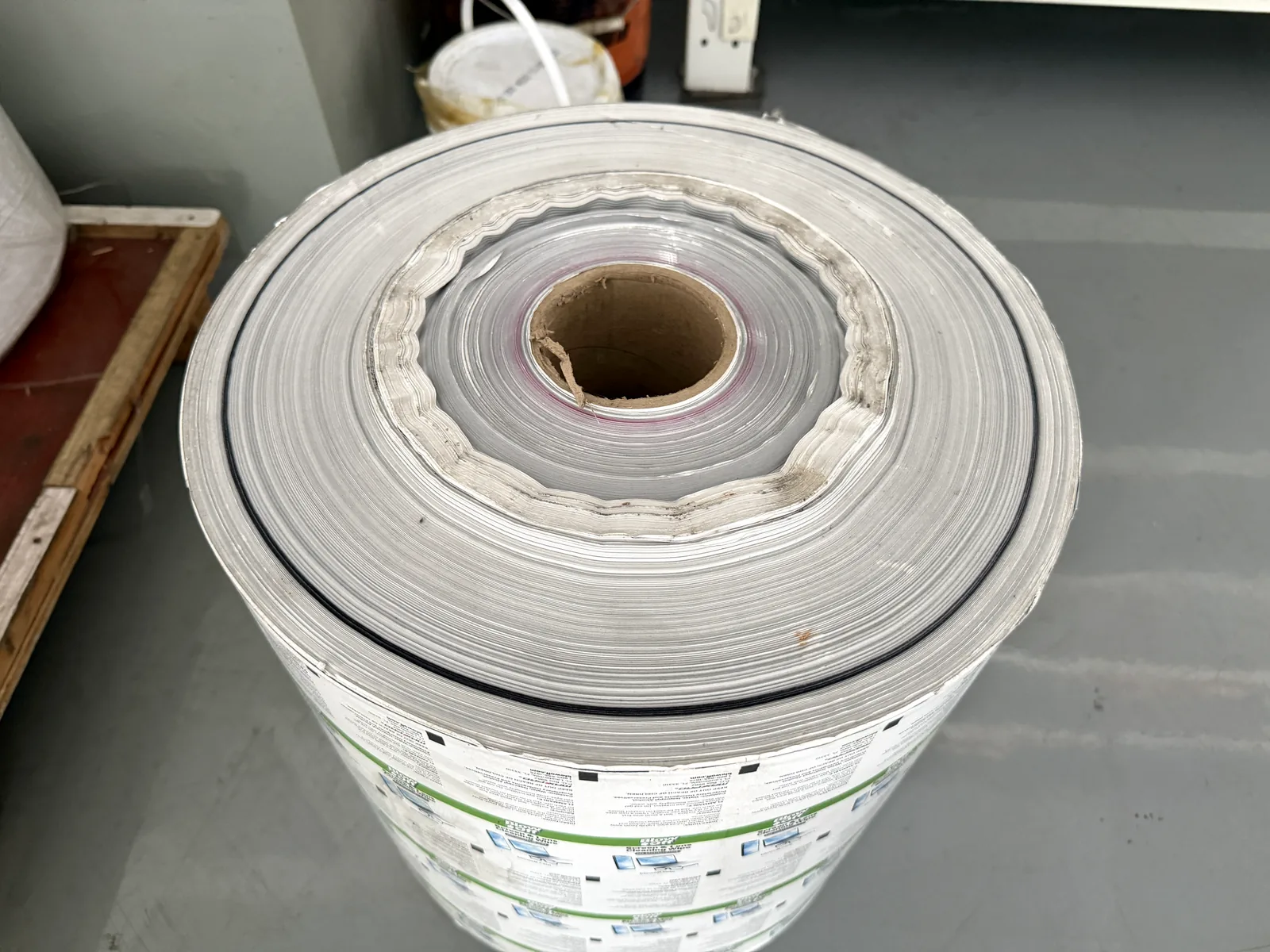 Finished label roll edge showing rewinding quality after slitting